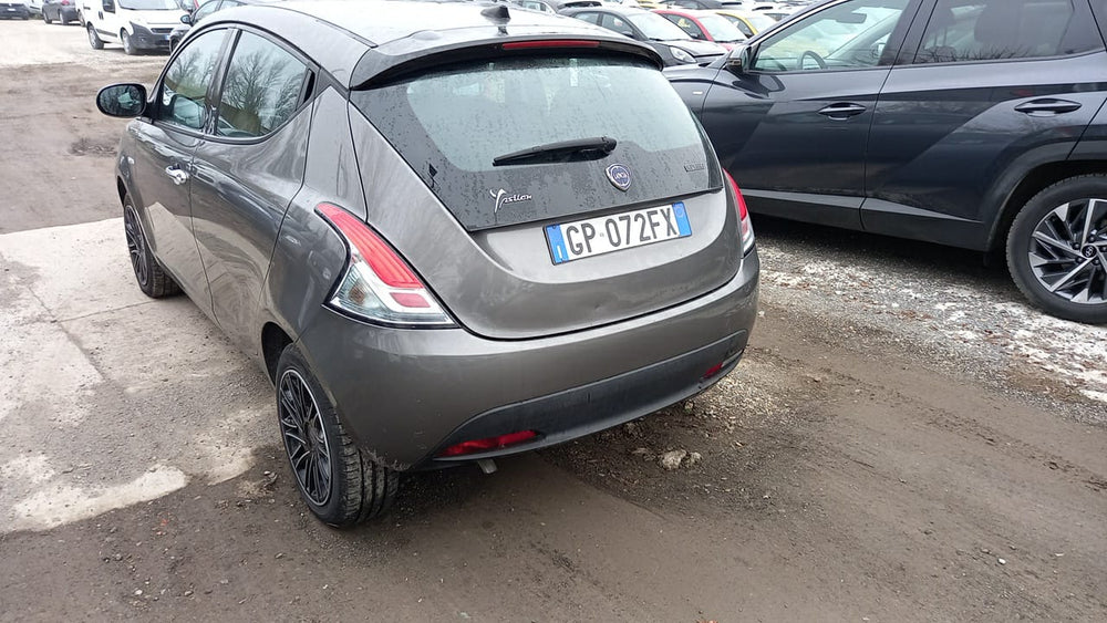 LANCIA YPSILON 1.0 FIREFLY HYBRID SILVER PLUS S&S 70 CV