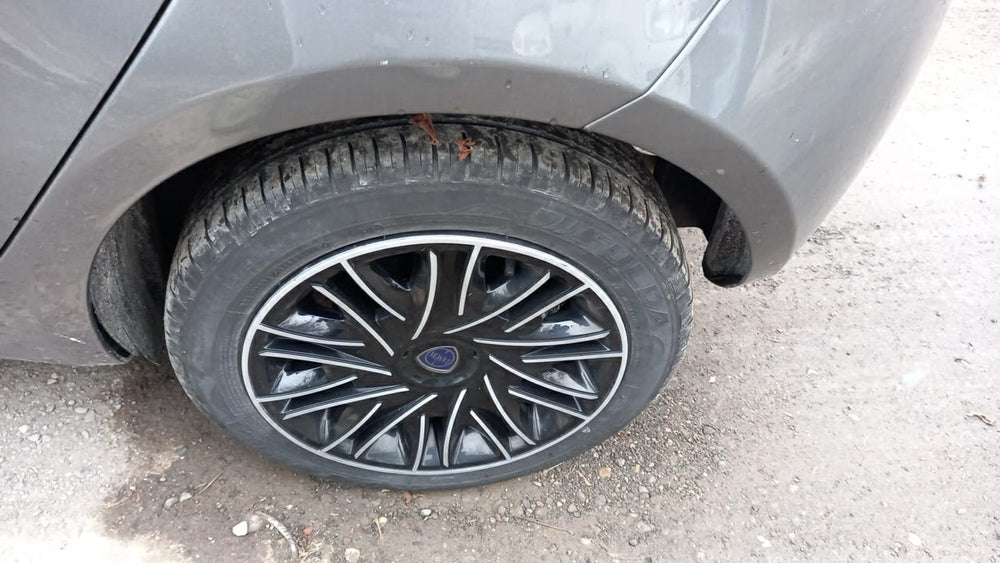 LANCIA YPSILON 1.0 FIREFLY HYBRID SILVER PLUS S&S 70 CV