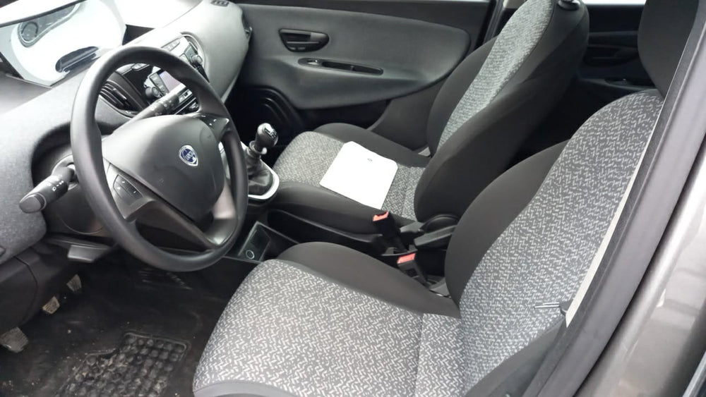 LANCIA YPSILON 1.0 FIREFLY HYBRID SILVER PLUS S&S 70 CV