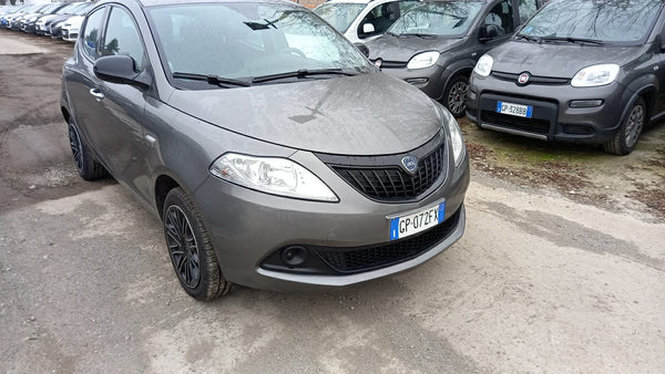 LANCIA YPSILON 1.0 FIREFLY HYBRID SILVER PLUS S&S 70 CV