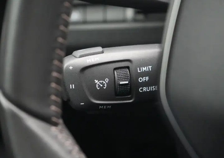 ❌venduta Lupi❌.            peugeot 3008 1.6 hybrid4  Allure Pack 300cv e-eat8 Automatic
 53400 km, 12/06/2023 ,2020