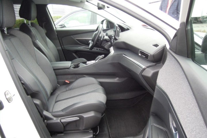 ❌ riservata Cardillo❌.     Peugeot 3008 1.5 bluehdi Allure s&s 130cv eat8 Automatic Diesel
 112070 km,