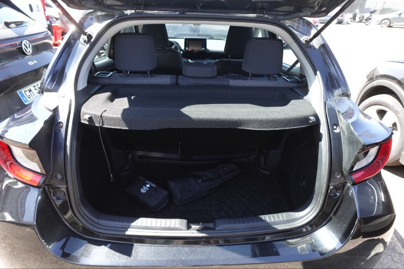 TOYOTA YARIS 1.5 HYBRID BUSINESS e-CVT