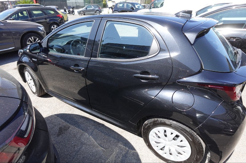 TOYOTA YARIS 1.5 HYBRID BUSINESS e-CVT