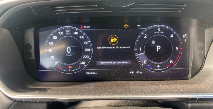 Land rover Range Rover Sport 3.0d i6 mhev HSE Dynamic 249cv a Sequential Hybrid
 126643 km,