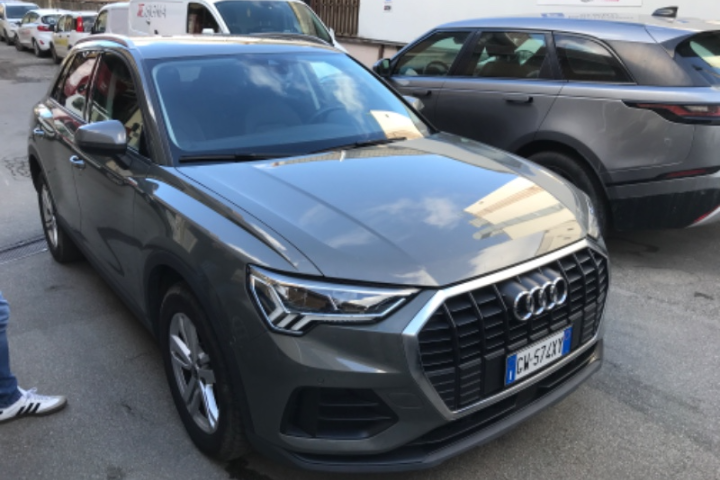 Audi Q3 35 2.0 tdi Business s-tronic Sequential Diesel.       Anno 11/2022 km100705