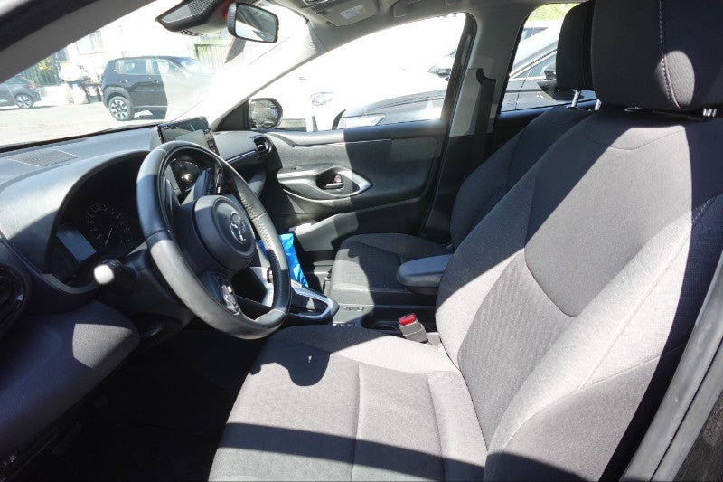 TOYOTA YARIS 1.5 HYBRID BUSINESS e-CVT